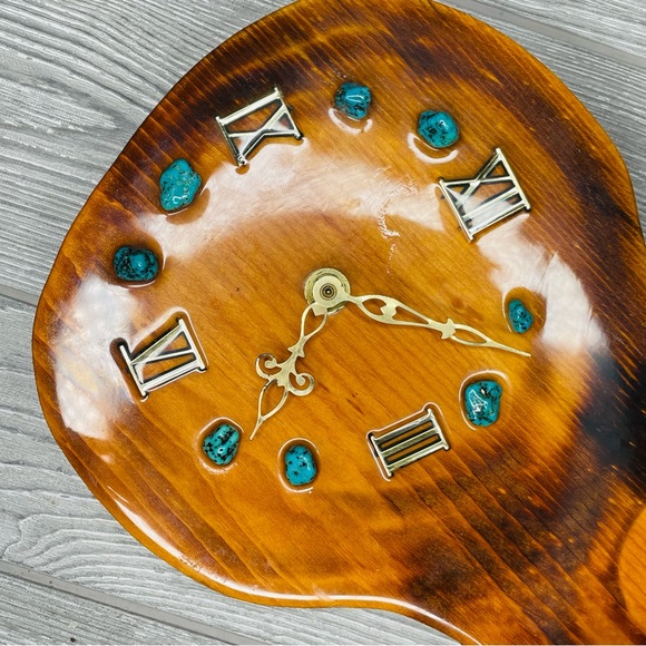 vintage handmade wooden lacquered wall art guitar clock decoration with gems - Picture 3 of 9